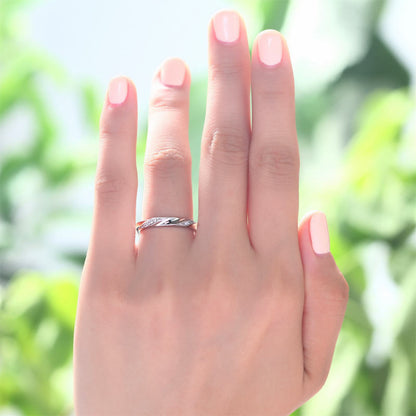 Alliance Eternity Twist en argent sterling avec diamants simulés