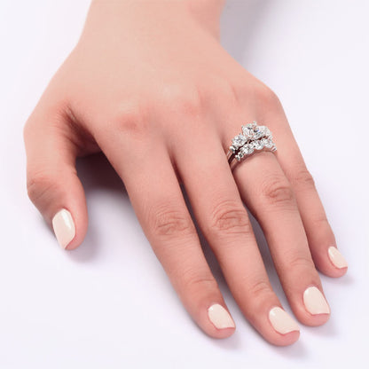 Conjunto nupcial de tres piedras con diamantes simulados en plata de ley