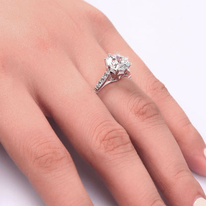 Bague pavée de diamants synthétiques ronds de 2 carats en argent sterling