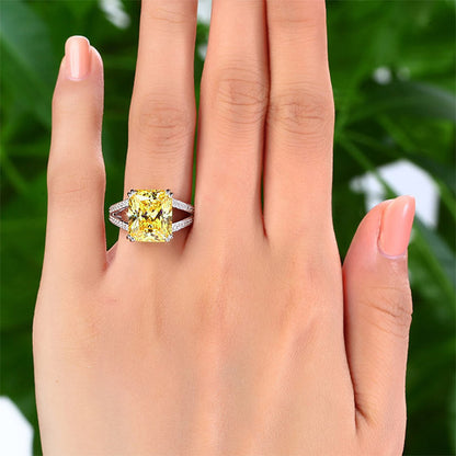 Anillo de 6 quilates con diamante amarillo simulado de corte radiante y cuerpo dividido en plata de ley