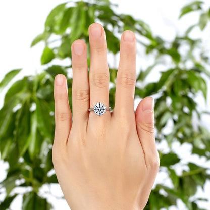 Anillo de diamantes redondos simulados de 3 quilates en plata de ley