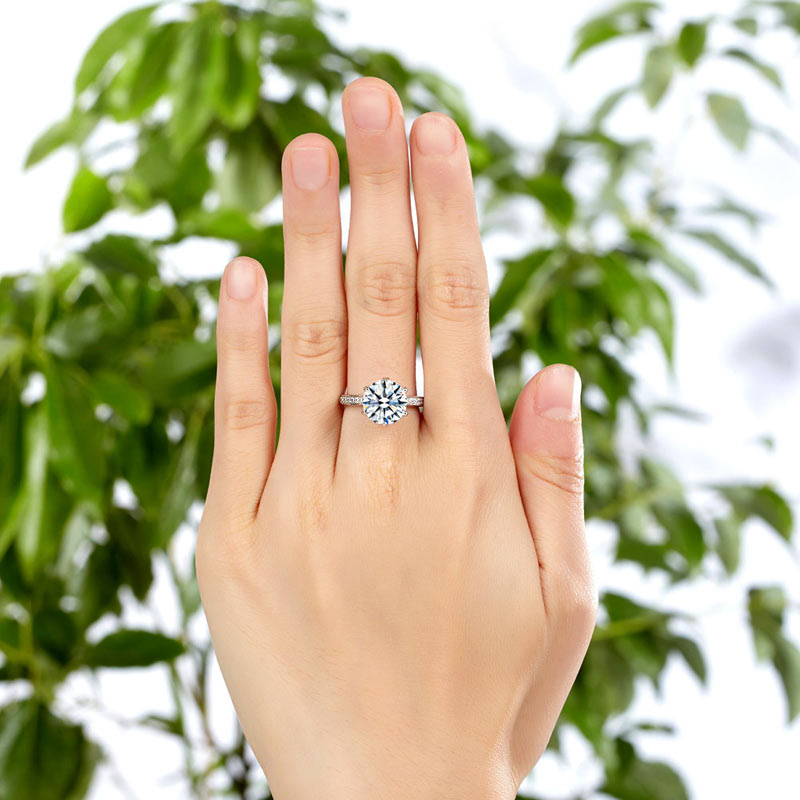 Anillo de plata de ley con diamante simulado de talla brillante redonda de 3 quilates