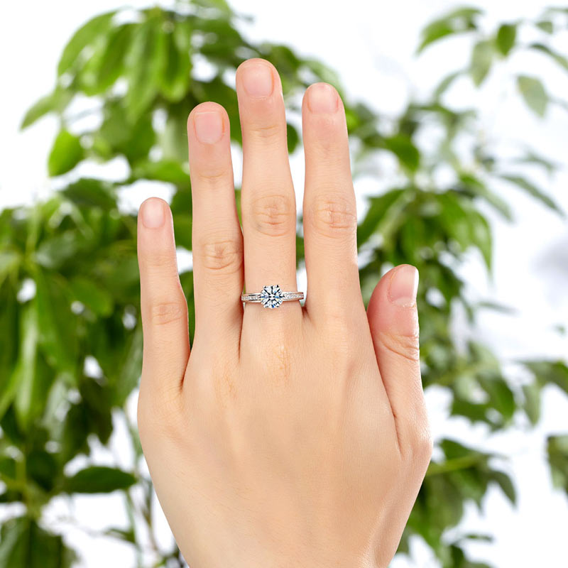 1.25 CT. Round Brilliant Cut Simulated Diamond Ring in Sterling Silver