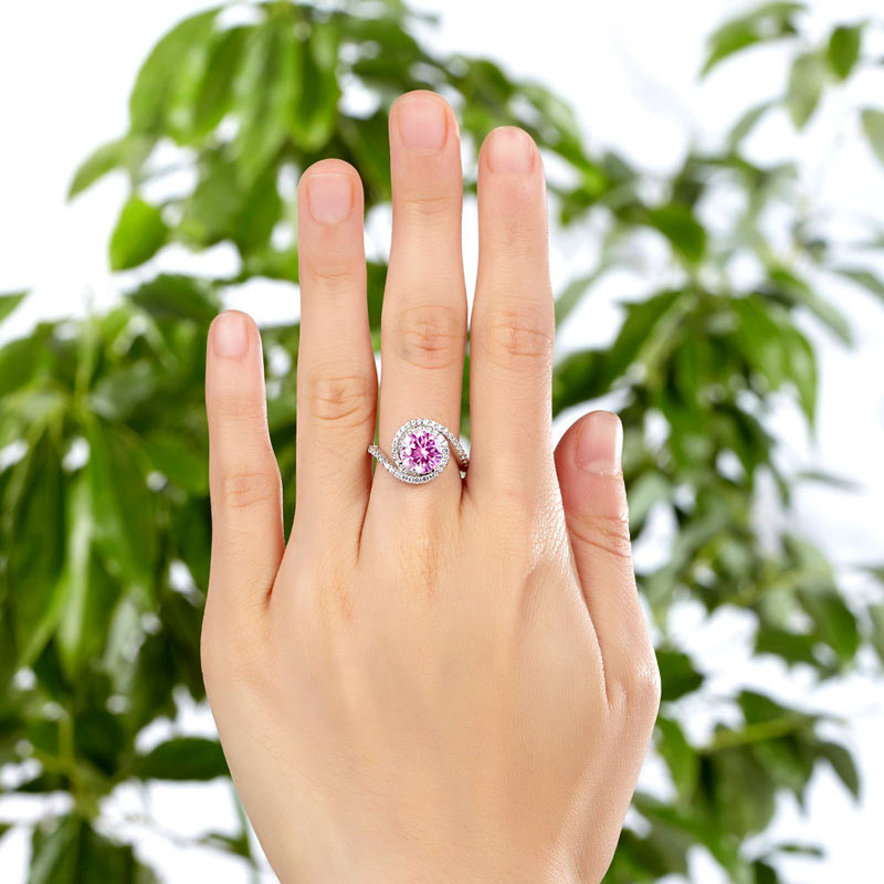 Anillo de plata de ley con diamante simulado rosa redondo de 2,5 quilates y rizo retorcido.