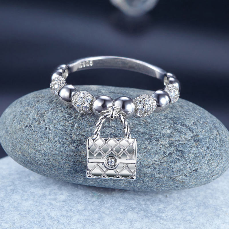 Anillo colgante de plata de ley con cuentas de diamantes simulados