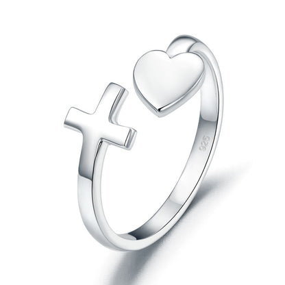 Anillo de corazón y cruz en plata de ley