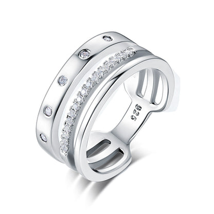 Anillo de triple aniversario con diamantes simulados de semi eternidad en plata de ley