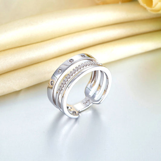 Anillo de triple aniversario con diamantes simulados de semi eternidad en plata de ley