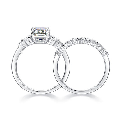 Conjunto nupcial de moissanita de 2 quilates con diamantes de talla esmeralda en plata de ley