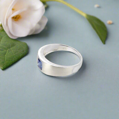 Anillo de plata de ley con piedras preciosas