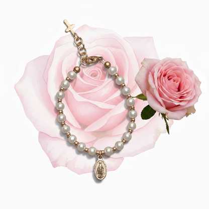 Girls’ 5mm Pearl Bracelet with Gold Miraculous Medal