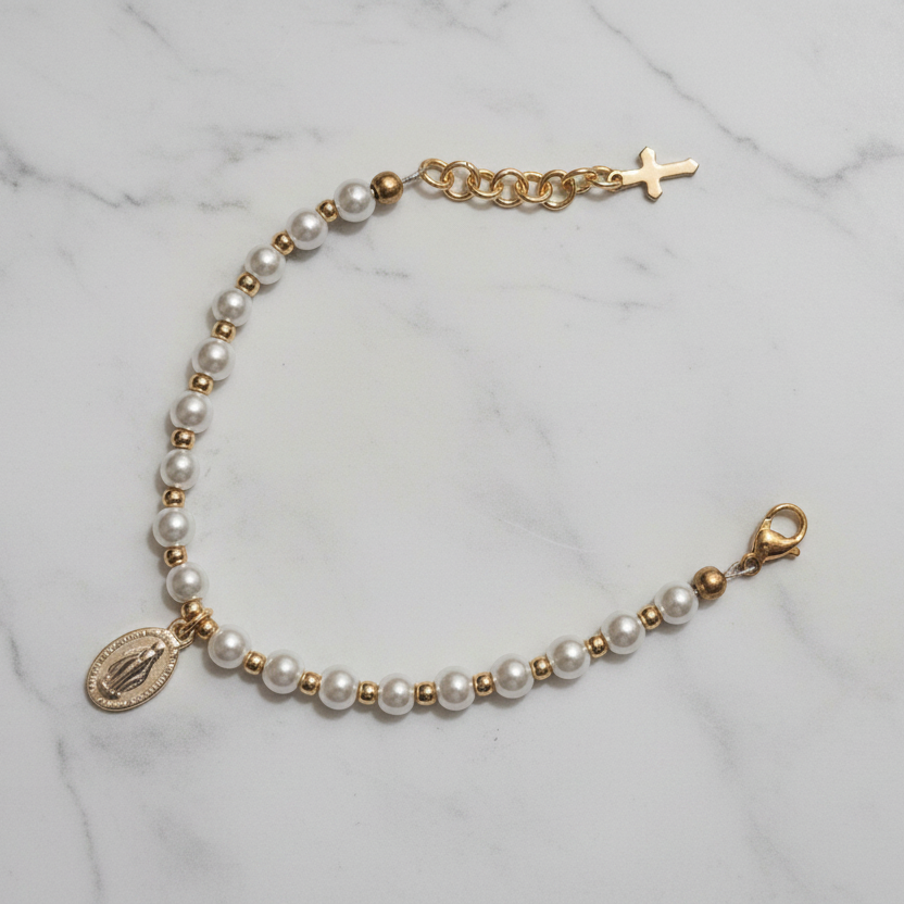 Girls’ 5mm Pearl Bracelet with Gold Miraculous Medal
