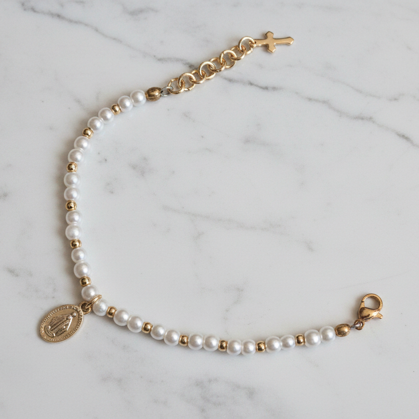 Girls’ Glass Pearl Bracelet with Gold Miraculous Medal