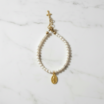 Girls’ Natural Freshwater Pearl Bracelet with Gold Miraculous Medal