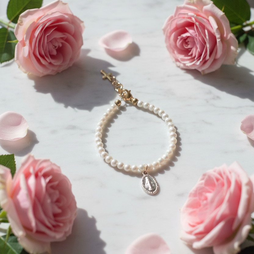 Girls’ Natural Freshwater Pearl Bracelet with Gold Miraculous Medal