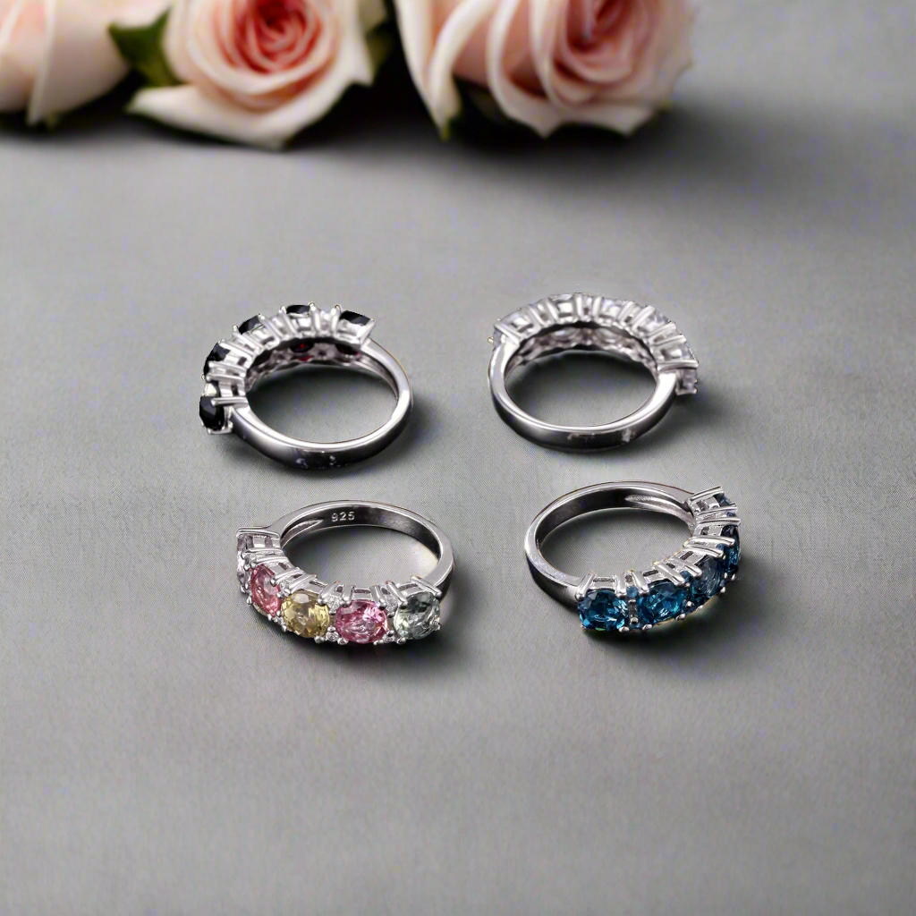 Anillo de media eternidad con cinco piedras preciosas GRACE en plata de ley