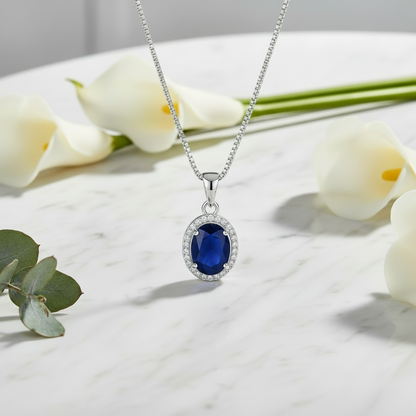 Collier avec pendentif halo de saphir bleu ovale GRACE en argent sterling plaqué or