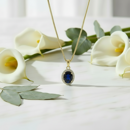 Collier avec pendentif halo de saphir bleu ovale GRACE en argent sterling plaqué or