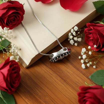 Collar con colgante de racimo redondo de granate rojo GRACE en plata de ley