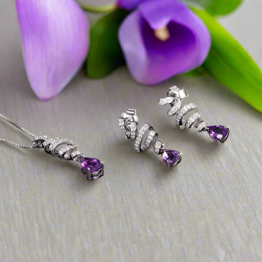 Boucles d'oreilles pendantes GRACE en argent sterling avec ruban d'améthyste et goutte d'eau