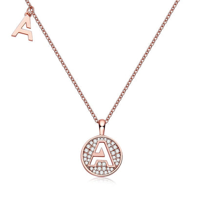Collier avec initiales pavées de moissanite en argent plaqué or rose