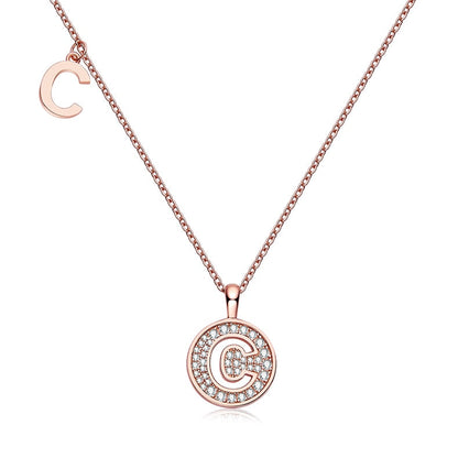 Collier avec initiales pavées de moissanite en argent plaqué or rose