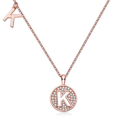 Collier avec initiales pavées de moissanite en argent plaqué or rose