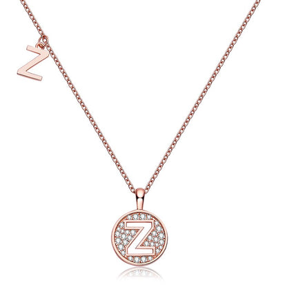 Collier avec initiales pavées de moissanite en argent plaqué or rose