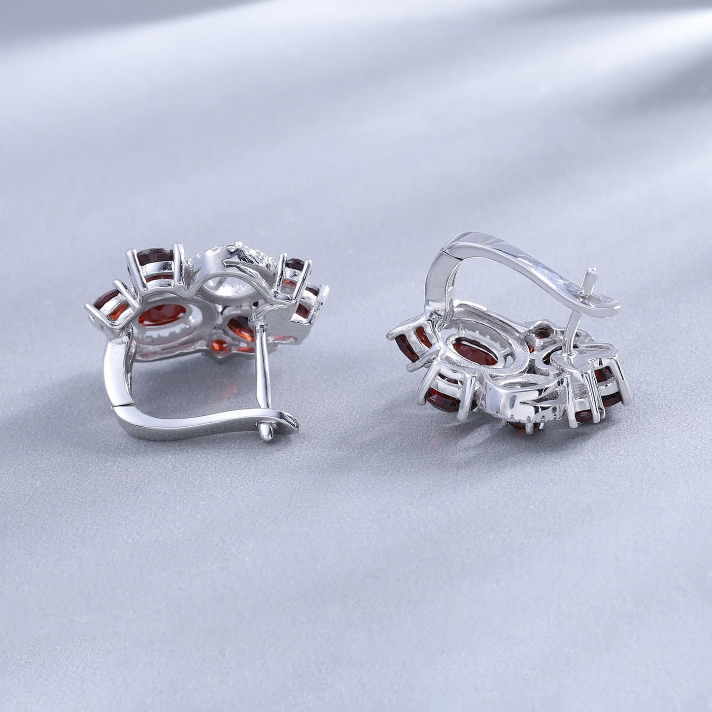 Conjunto de pendientes y anillos con flor de granate rojo GRACE en plata de ley