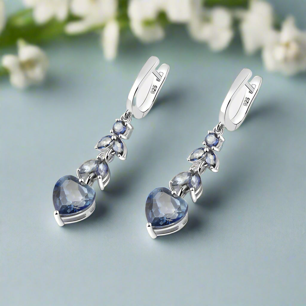 Boucles d'oreilles pendantes GRACE en argent sterling et quartz mystique bleu iolite