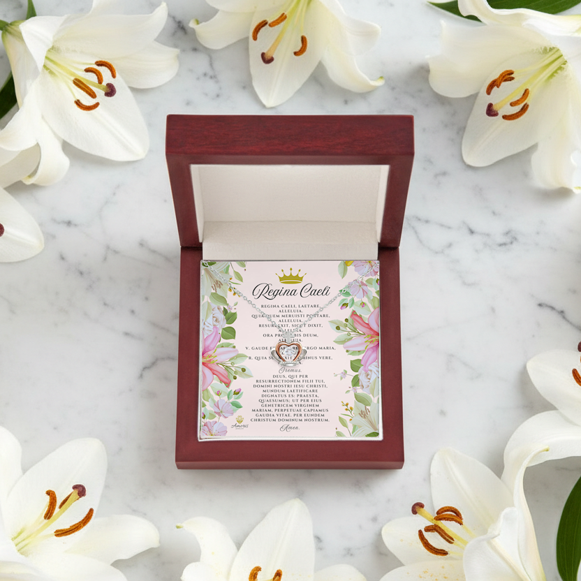 Collar con colgante de corona de Regina Caeli en plata de ley con tarjeta de oración latina