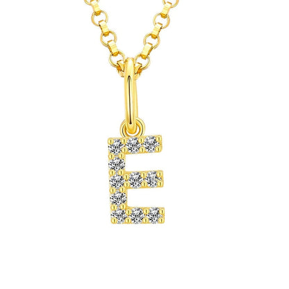 Collar con colgante de inicial en pavé de moissanita diminuto en plata de ley